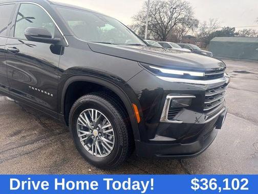 Mosaic Black Metallic 2025 Chevrolet Traverse LT