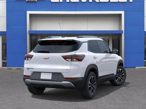 Summit White 2026 Chevrolet Trailblazer LT