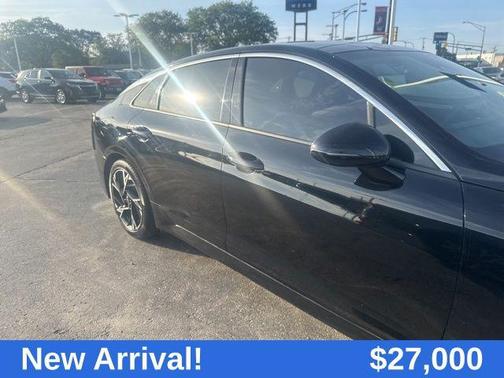 Aurora Black Pearl 2025 Kia K5 GT-Line