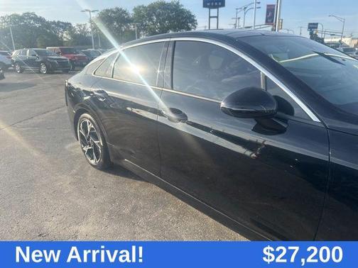 Aurora Black Pearl 2025 Kia K5 GT-Line