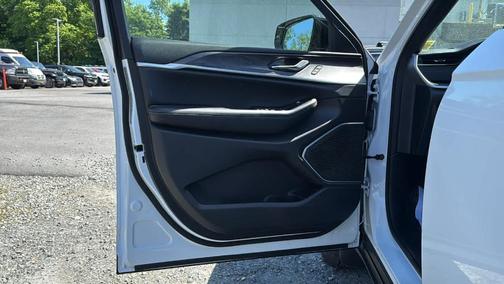 Bright White Clearcoat 2026 Jeep Grand Cherokee Limited