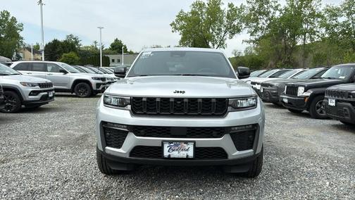 Silver Zynith 2026 Jeep Grand Cherokee Limited