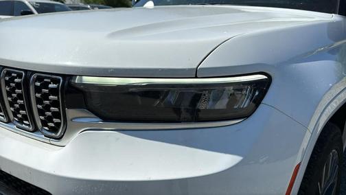 Bright White Clearcoat 2023 Jeep Grand Cherokee L Summit