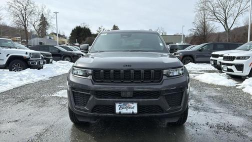 2026 Jeep Grand Cherokee Laredo