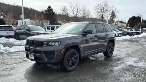 2026 Jeep Grand Cherokee Laredo