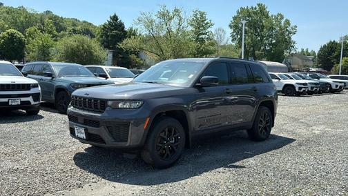 Metallic 2026 Jeep Grand Cherokee Laredo