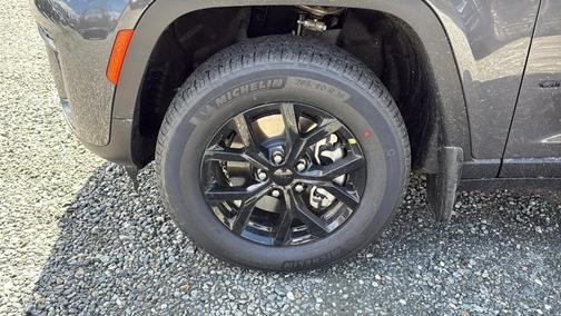 Metallic 2026 Jeep Grand Cherokee L Laredo