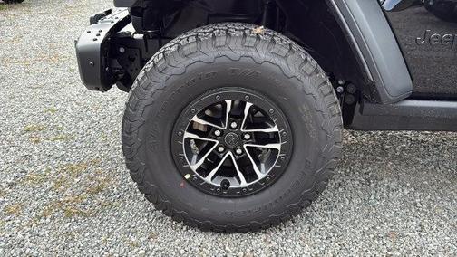 Black Clearcoat 2027 Jeep Wrangler 392