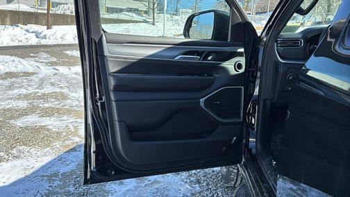 2026 Jeep Grand Wagoneer Base