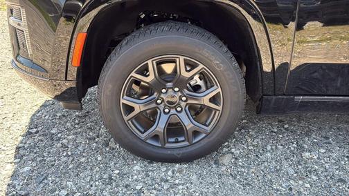 Gloss Black 2026 Jeep Grand Wagoneer Limited