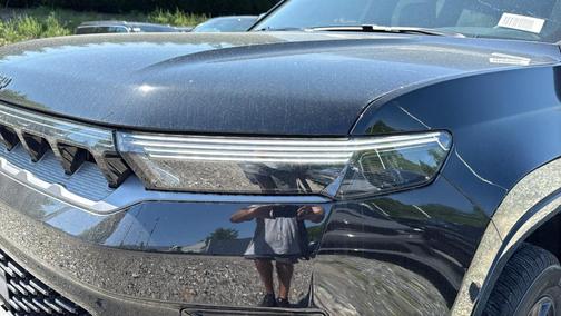 Gloss Black 2026 Jeep Grand Wagoneer Limited