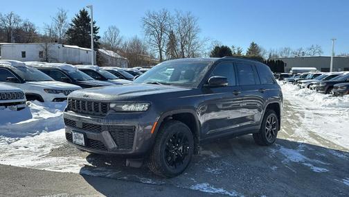 2026 Jeep Grand Cherokee Laredo