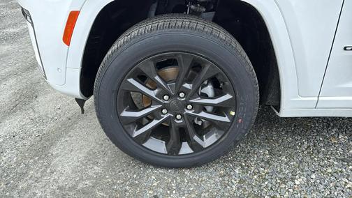 Bright White Clearcoat 2026 Jeep Grand Cherokee Limited