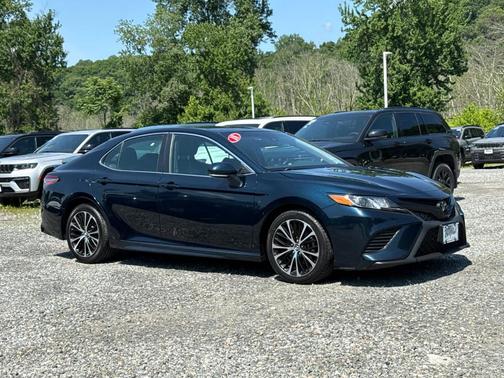 Galactic Aqua 2018 Toyota Camry SE