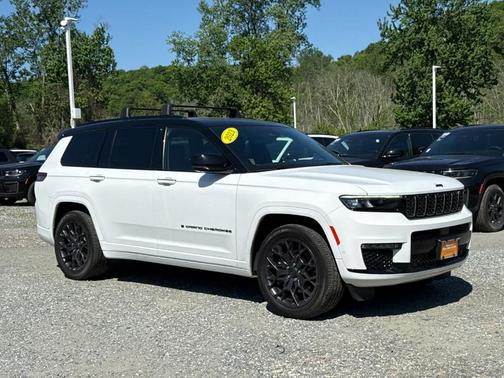 Bright White Clearcoat 2023 Jeep Grand Cherokee L Summit