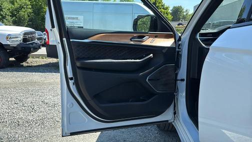 Bright White Clearcoat 2023 Jeep Grand Cherokee L Summit