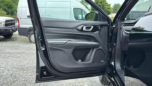 Diamond Black 2023 Jeep Compass Altitude