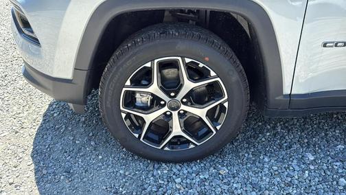 Silver Zynith 2026 Jeep Compass Limited