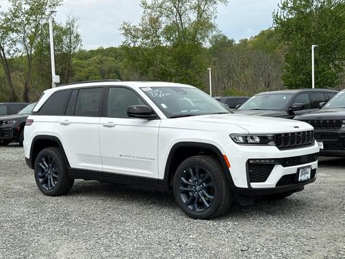 Bright White Clearcoat 2026 Jeep Grand Cherokee Limited