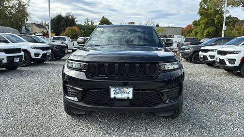 2025 Jeep Grand Cherokee Laredo