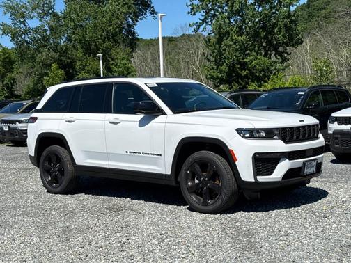 Bright White Clearcoat 2026 Jeep Grand Cherokee Limited