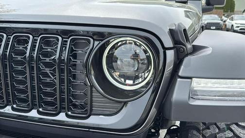 Granite Crystal Clearcoat Metallic 2026 Jeep Wrangler Sport