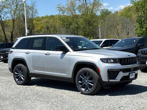 Silver Zynith 2026 Jeep Grand Cherokee Limited
