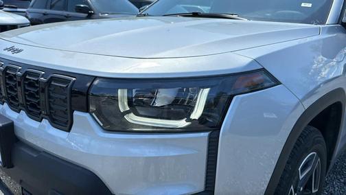 Silver Zynith Clearcoat 2026 Jeep Cherokee Limited