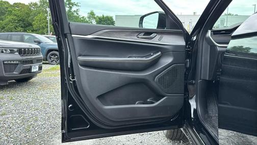 Diamond Black 2026 Jeep Grand Cherokee 85TH ANNIVERSARY EDITION