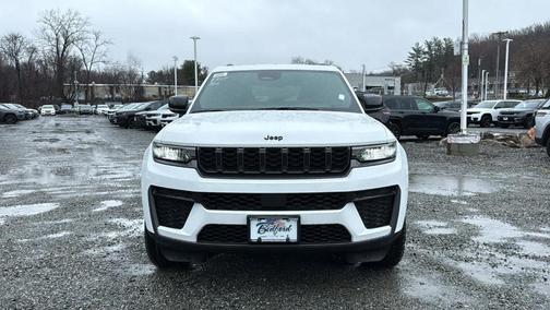 2026 Jeep Grand Cherokee Laredo