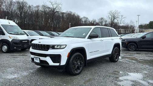 2026 Jeep Grand Cherokee Laredo