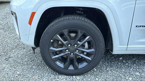 Bright White Clearcoat 2026 Jeep Grand Cherokee L Limited