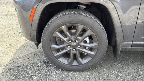 Metallic 2026 Jeep Grand Cherokee Limited