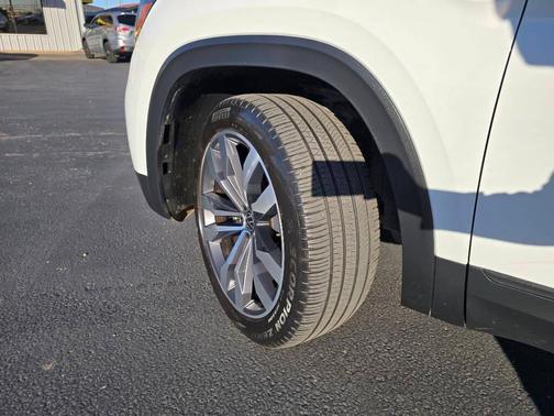 2022 Volkswagen Atlas 3.6L SE w/Technology