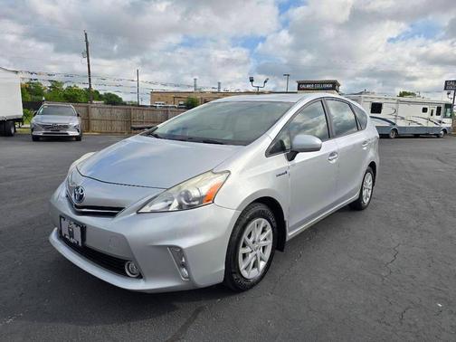 2013 Toyota Prius v Two