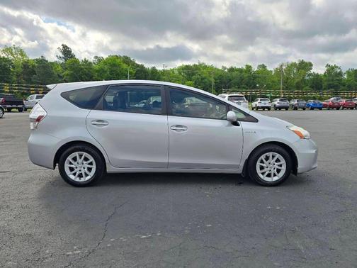 2013 Toyota Prius v Two
