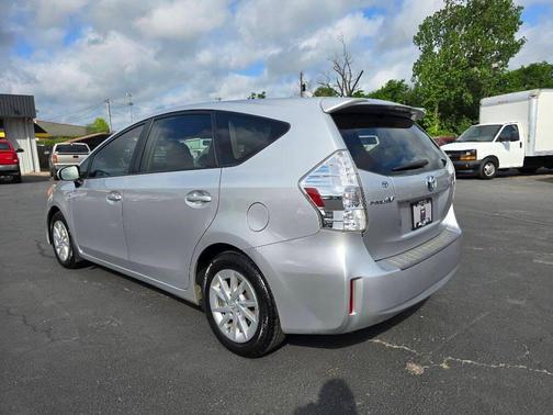 2013 Toyota Prius v Two