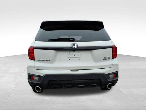 Platinum White Pearl 2023 Honda Passport Elite