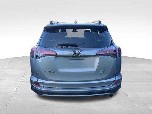 Silver Sky Metallic 2018 Toyota RAV4 XLE
