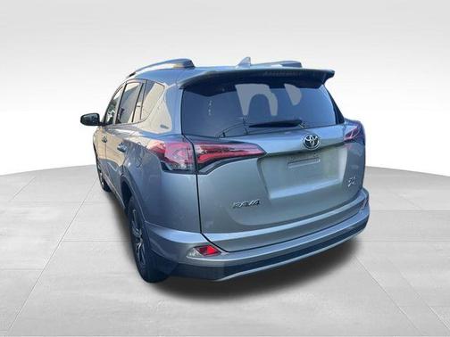 Silver Sky Metallic 2018 Toyota RAV4 XLE