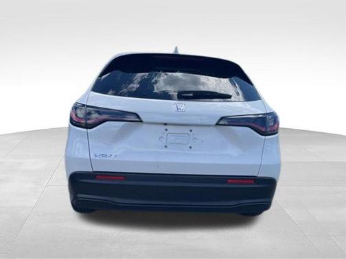 Platinum White 2026 Honda HR-V LX