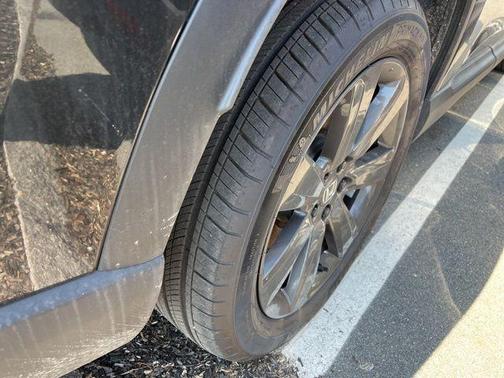 Crystal Black Pearl 2025 Honda Pilot Sport