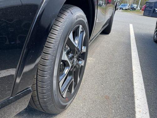 Crystal Black Pearl 2026 Honda HR-V EX-L