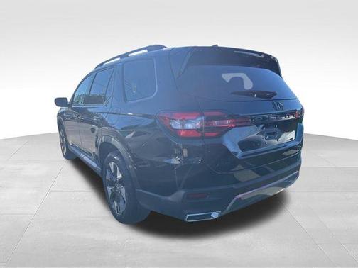 Crystal Black Pearl 2026 Honda Pilot Elite