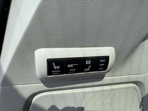 2012 Chrysler Town & Country Limited