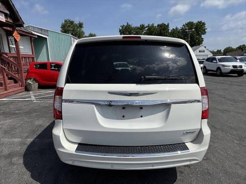 2012 Chrysler Town & Country Limited