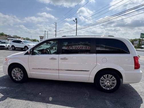 2012 Chrysler Town & Country Limited