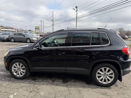 2009 Volkswagen Tiguan Base