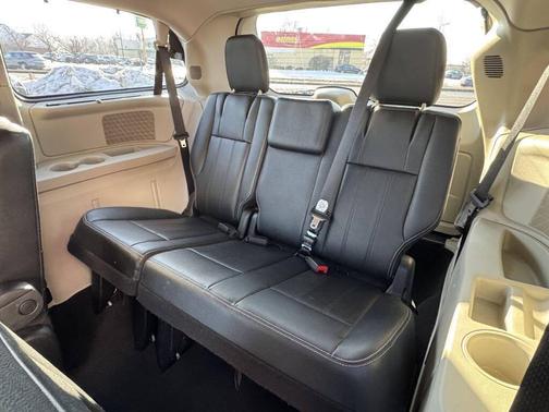 2014 Chrysler Town & Country Touring-L