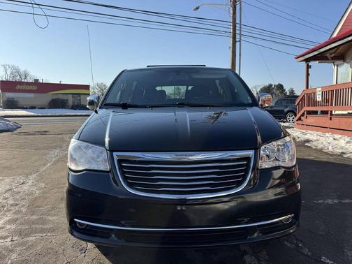 2014 Chrysler Town & Country Touring-L